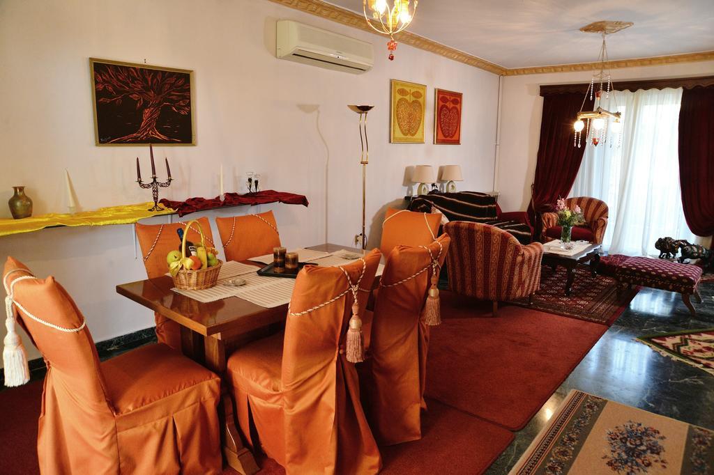 Noble Inn Loutráki Habitación foto